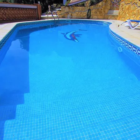 V&V Lloret-Villa Petonet * يوريت دي مار