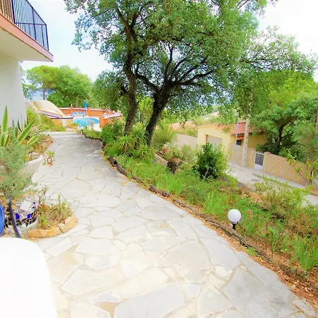 V&V Lloret-Villa Petonet * يوريت دي مار